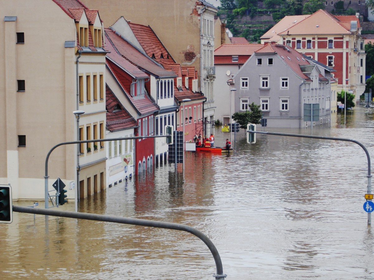 The Elbe Flooding Disasters in 2002, 2006, 2013 and the current Corona-Pandemic in regard to their severe impacts on societally disadvantaged people in Dresden city and non-urban neighbourhoods